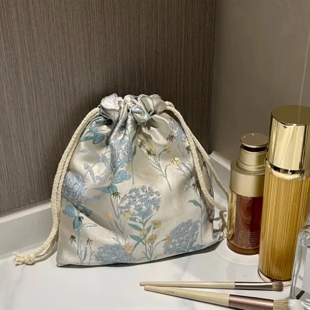 Floral Drawstring Pouch - Cream and blue